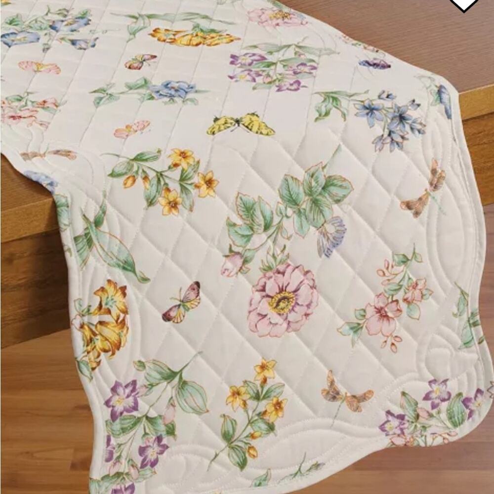 LENOX DECORATIVE NWT TABLE RUNNER 14X70‎ (36cm X 178 cm)